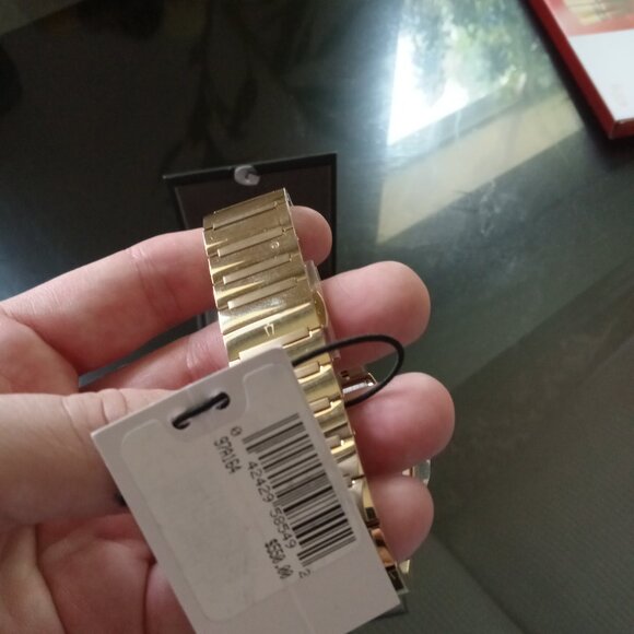 Bulova gemini gold tone watch - Picture 4 of 6